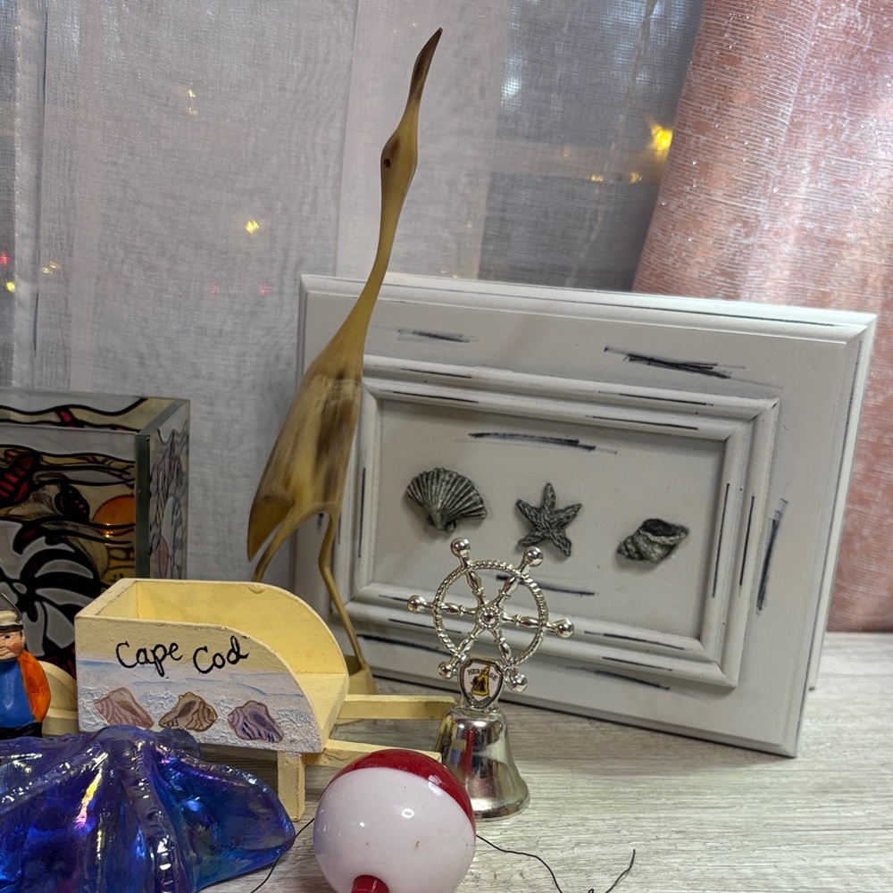 Assorted Nautical Decor Collection - Picture 4 of 7